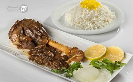 زیر برنجی خرم آبادی در رستوران شهر کباب